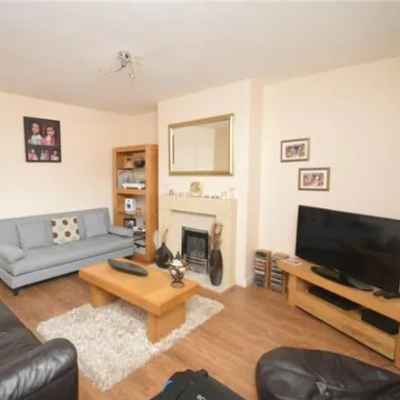 Image 3 - Woodlea Mount, Leeds, LS11 7NT, United Kingdom - Townhouse for sale