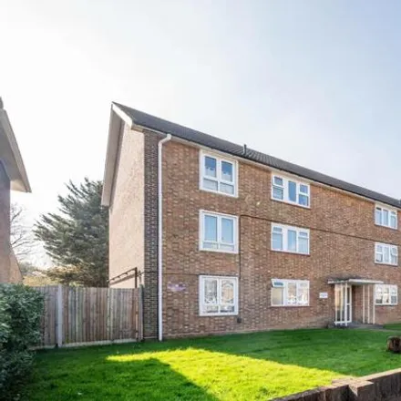 Buy this 2 bed apartment on Hail & Ride Southbrook Mews in Southbrook Road, London