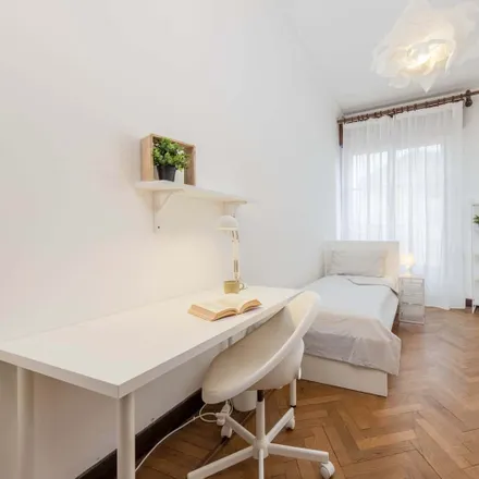 Rent this 6 bed room on Monte dei Paschi di Siena in Via Giuseppe Verdi 15, 35149 Padua Province of Padua