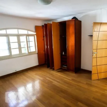 Rent this 3 bed house on Rua Doutor Luís Augusto de Queirós Aranha in Vila Ida, São Paulo - SP