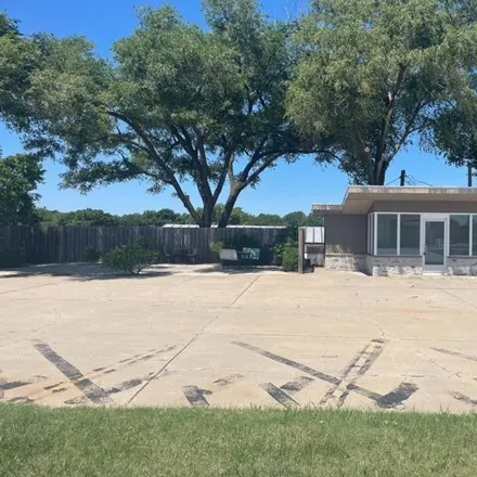 Image 3 - Foley Equipment, East 18th Street, Concordia, KS 66901, USA - House for rent