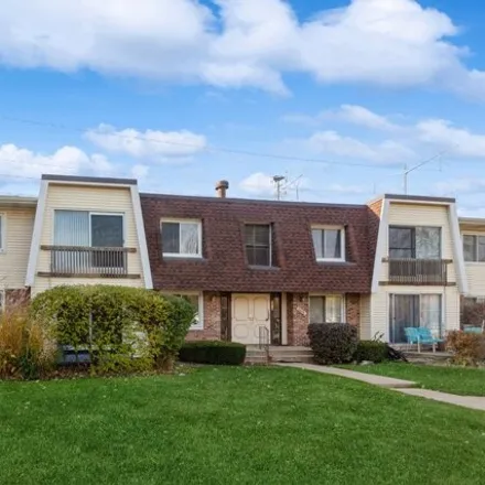 Rent this 2 bed condo on unnamed road in Woodridge, IL 60517