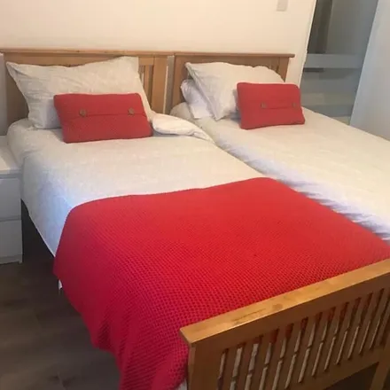 Rent this 5 bed house on Dartford in DA1 1YW, United Kingdom