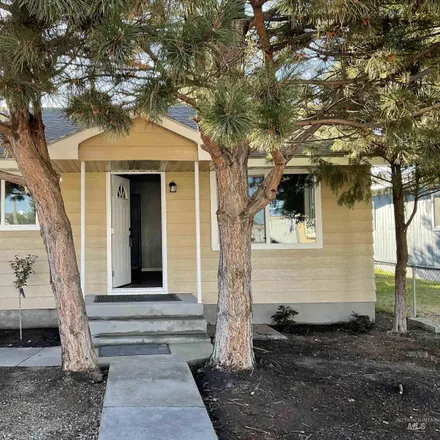 Buy this 3 bed house on 742 Oriental Avenue in Burley, ID 83318
