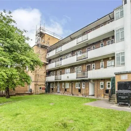 Image 1 - Delme Crescent, London, SE3 0EB, United Kingdom - Apartment for sale