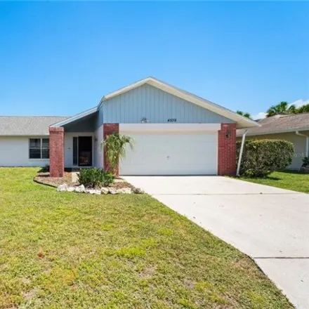 Image 2 - 4561 Ingersol Place, Elfers, FL 34652, USA - House for sale