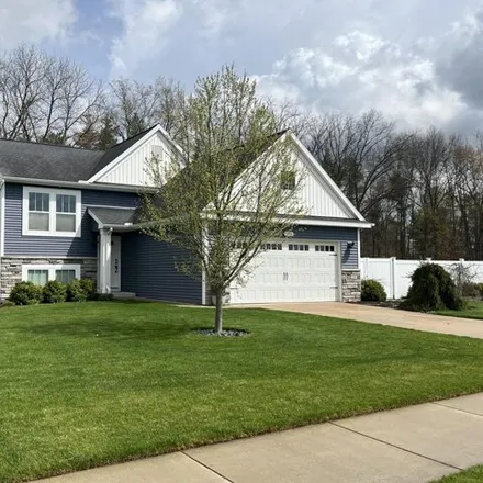 Buy this 3 bed house on 585 Oak Meadow Drive in Middleville, Thornapple Township