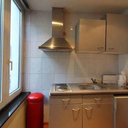 Rent this 1 bed apartment on Chaussée d'Ixelles - Elsense Steenweg 299 in 1050 Ixelles - Elsene, Belgium