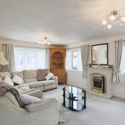 Image 3 - Barton Fields, Welford on Avon, CV37 8HH, United Kingdom - Townhouse for sale