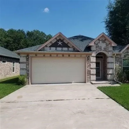 Rent this 3 bed house on 122 East Cypress Street in Port Neches, TX 77651
