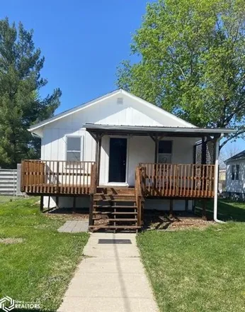 Buy this 3 bed house on 2150 Avenue E in Fort Madison, IA 52627