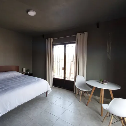 Rent this 1 bed room on Calle Independencia 70 in El Oasis, 37732 San Miguel de Allende