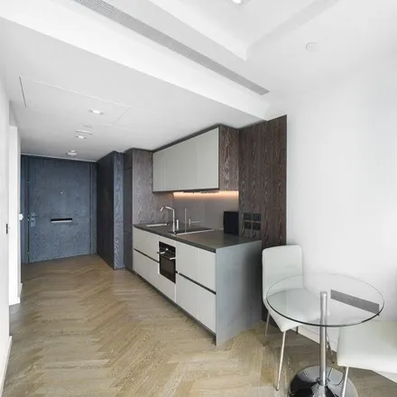 Image 5 - Pearce House, 8 Circus Road West, Nine Elms, London, SW11 8EY, United Kingdom - Apartment for rent