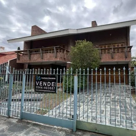 Buy this 6 bed house on Donaciano del Campillo 1448 in Cerro de las Rosas, Cordoba