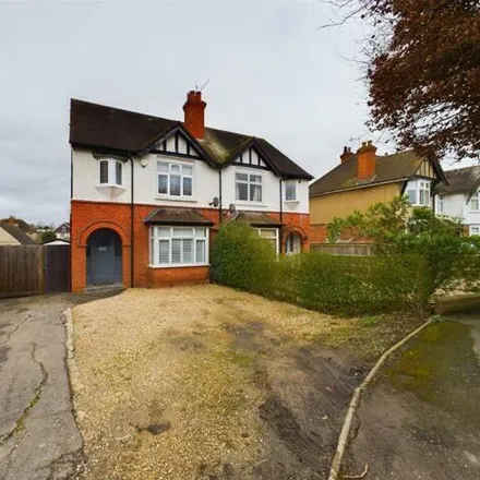 Buy this 4 bed duplex on Beechwood Avenue in Reading, RG31 5BD