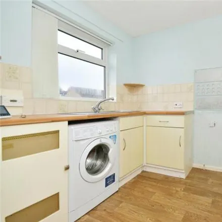 Image 6 - Berwick Close, Chesterfield, S40 3NY, United Kingdom - Duplex for sale