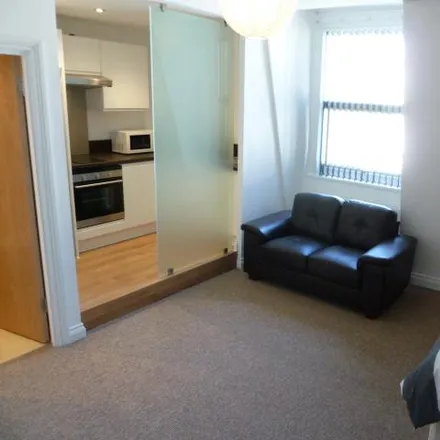 Image 3 - 8 Greenbank Road, Plymouth, PL4 8NH, United Kingdom - Apartment for rent