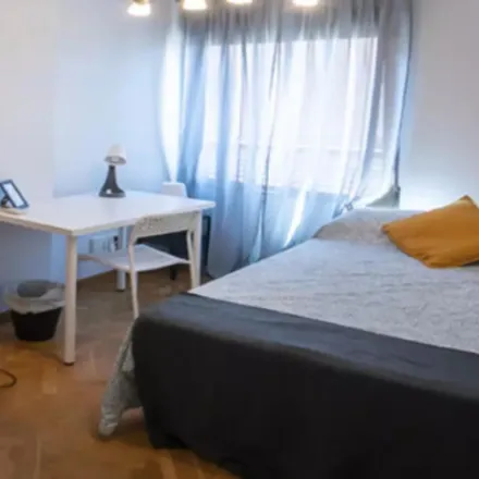 Rent this 5 bed room on Carribean's in Carrer de Bèlgica, 5