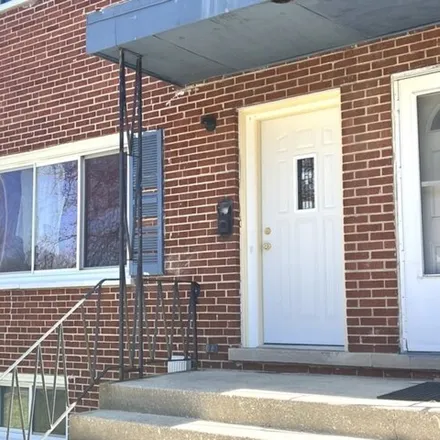 Rent this 3 bed townhouse on unnamed road in Villa Park, IL 60101