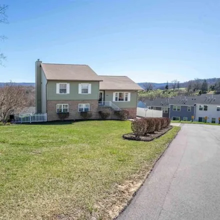 Buy this 4 bed house on 200 Suzanne Road in Morgantown, WV 26501