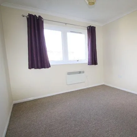 Image 4 - Eaton Avenue, High Wycombe, HP12 3BP, United Kingdom - Apartment for rent