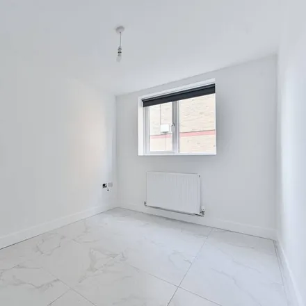 Rent this 2 bed apartment on 8 Kinsale Road in London, SE15 4AH