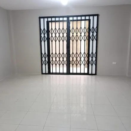 Rent this 3 bed house on Calle 16 in 090905, Guayaquil