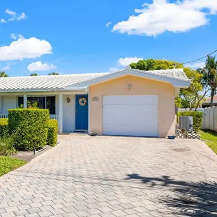 Buy this 3 bed house on 2605 Gulf Boulevard in Belleair Beach, Pinellas County