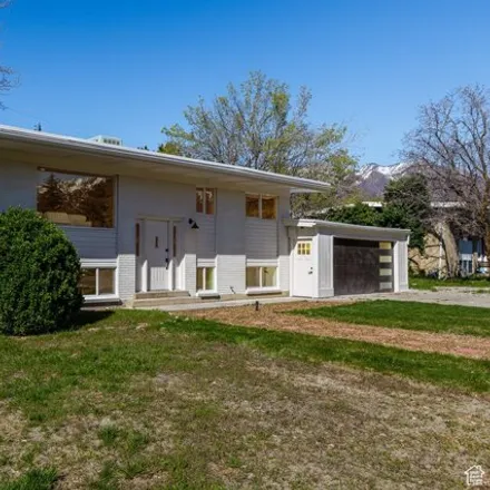 Image 3 - 2075 Castle Hill Avenue, Cottonwood Heights, UT 84121, USA - House for sale