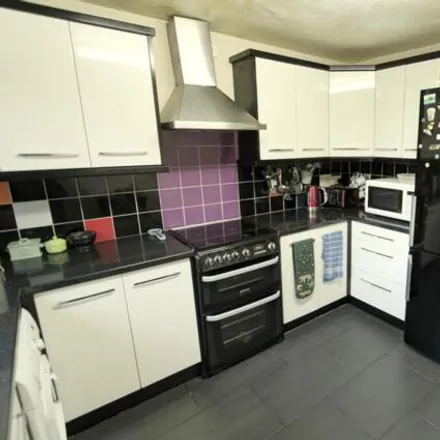 Image 6 - Park Hall Close, Walsall, WS5 3HQ, United Kingdom - Apartment for sale