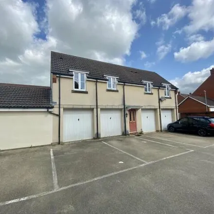 Buy this 2 bed house on Friday Street in Swindon, SN25 1XB