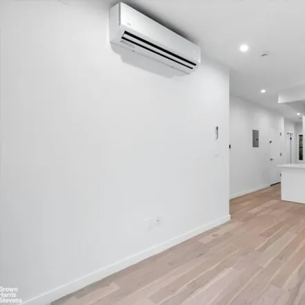 Image 2 - 1398 Bushwick Avenue, New York, NY 11207, USA - House for rent