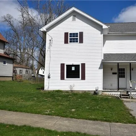 Buy this 2 bed house on 608 Arch Street in Salem, OH 44460