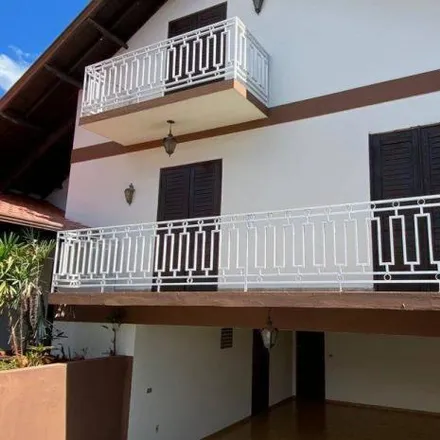 Buy this 5 bed house on Rua dos Governadores Gerais in Centro, Cambé - PR