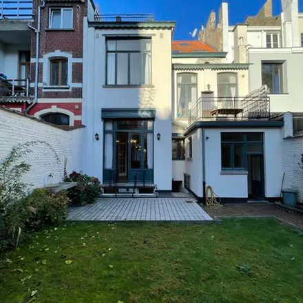 Rent this 3 bed townhouse on Avenue de la Brabançonne - Brabançonnelaan 9 in 1000 Brussels, Belgium