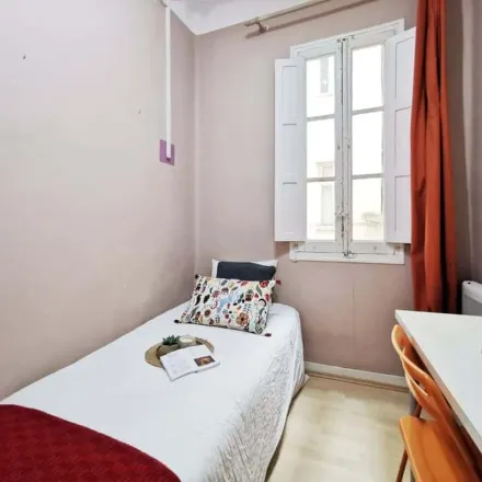 Image 5 - Interc. Moncloa Isla 3, 28008 Madrid, Spain - Apartment for rent