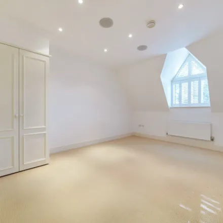 Rent this 3 bed apartment on Belvedere House in Churchfields Avenue, Weybridge