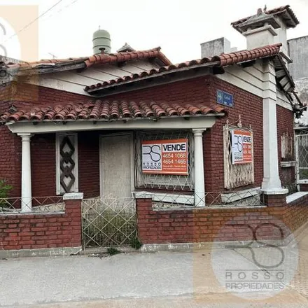 Image 2 - Carhué 1095, Liniers, C1408 IGK Buenos Aires, Argentina - House for sale