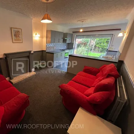 Image 3 - 107 St Anne's Road, Leeds, LS6 3PA, United Kingdom - House for rent