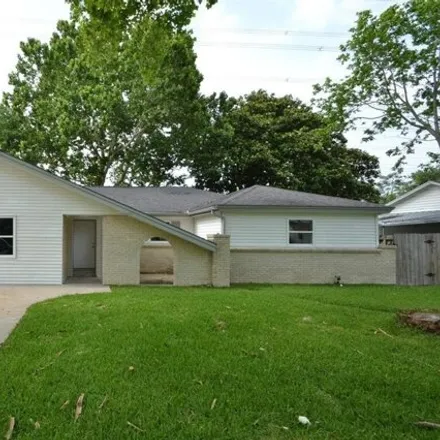 Buy this 3 bed house on 173 East Forrest Lane in Deer Park, TX 77536