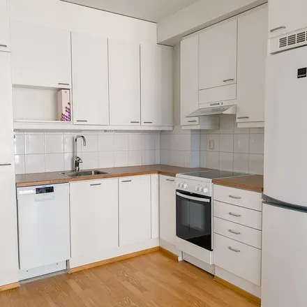 Rent this 2 bed apartment on Kaskitie 2 in 04414 Järvenpää, Finland