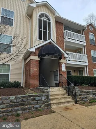 Rent this 2 bed condo on 1527 Lincoln Way in McLean, VA 22102