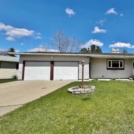 Buy this 4 bed house on 99 Vista Drive in Minot, ND 58703