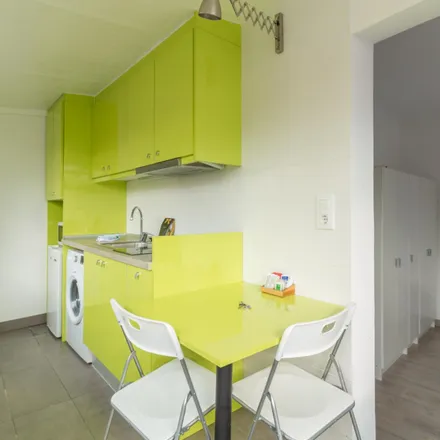 Image 6 - Carrer de Joan Blanques, 36, 08012 Barcelona, Spain - Apartment for rent