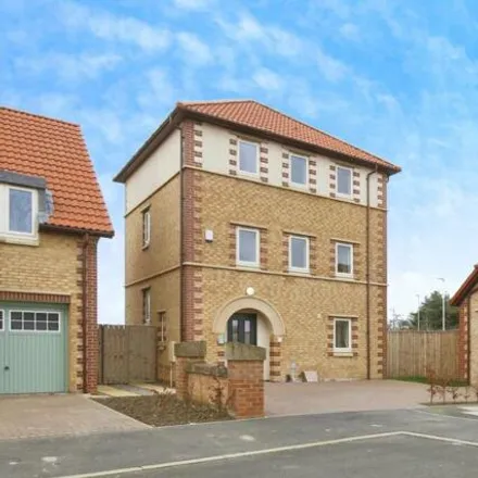 Buy this 4 bed townhouse on Turf Close in Darlington, DL2 2FA