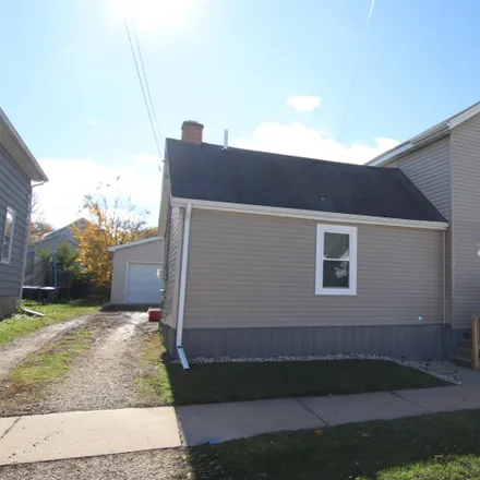 Buy this 3 bed house on 327 West 7th Avenue in Oshkosh, WI 54902