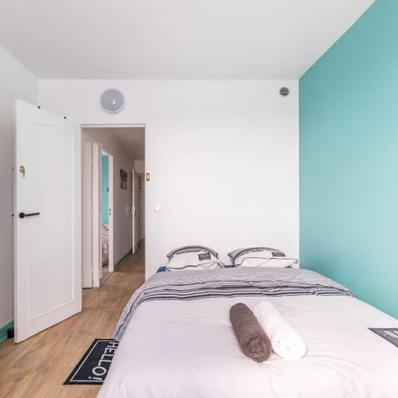 Rent this 4 bed apartment on 10 Rue de la Brasserie Saint-Roch in 78200 Mantes-la-Jolie, France
