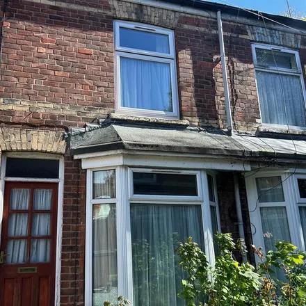 Rent this 2 bed townhouse on 3 Grinton Avenue in Hull, HU5 3SD