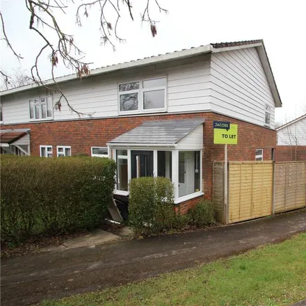 Rent this 3 bed house on Hill Rise Hall Community Centre in Bach Close, Basingstoke