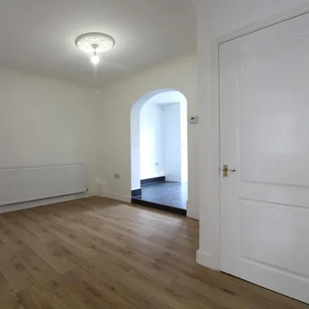 Rent this 3 bed townhouse on 44 Medcalf Road in Enfield Lock, London